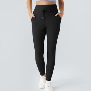NWT Halara SoftlyZero soft High Waisted Pocket Plain petite  jogger xs black